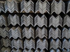 HOT ROLLED EQUAL ANGLE BARS