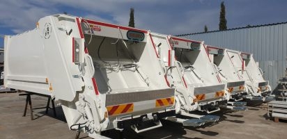 refuse compactor by Makko Makina www.makkomakina.com.tr
