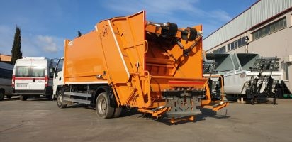 MAKKO MAKINA GARBAGE COMPACTOR